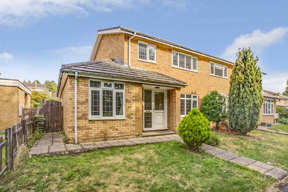 Lebanon Close Watford WD17