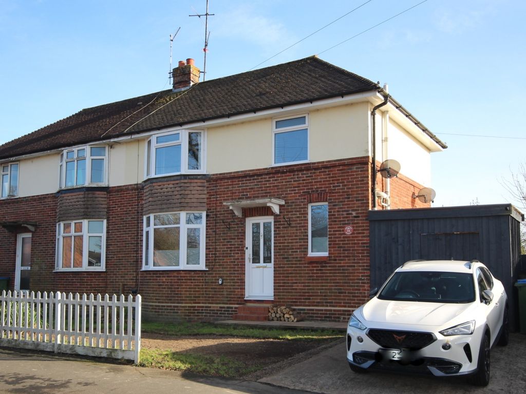 3 bed semidetached house for sale in Elm Grove, Horsham RH13, £450,000