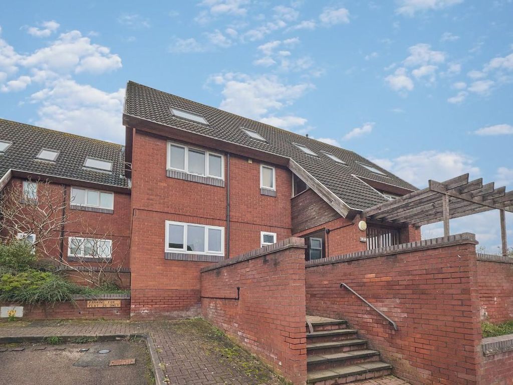 1 bed flat for sale in Clifton Court, Hinckley LE10, £75,000 Zoopla
