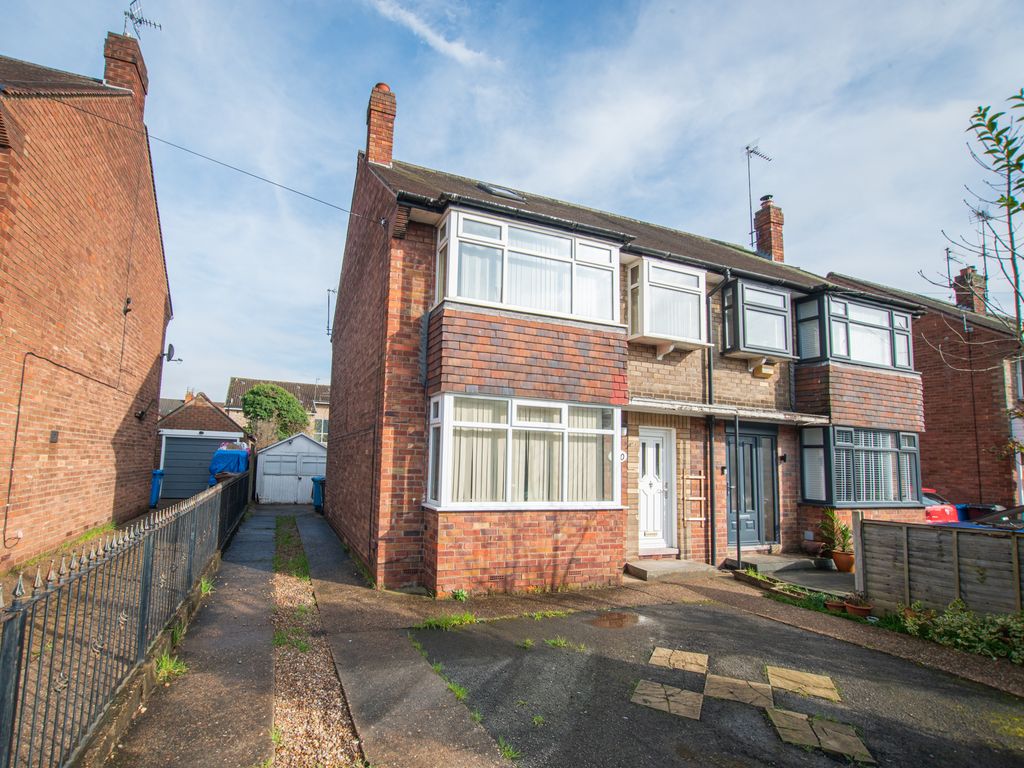 3 bed semidetached house to rent in Auckland Avenue, Hull HU6, £750