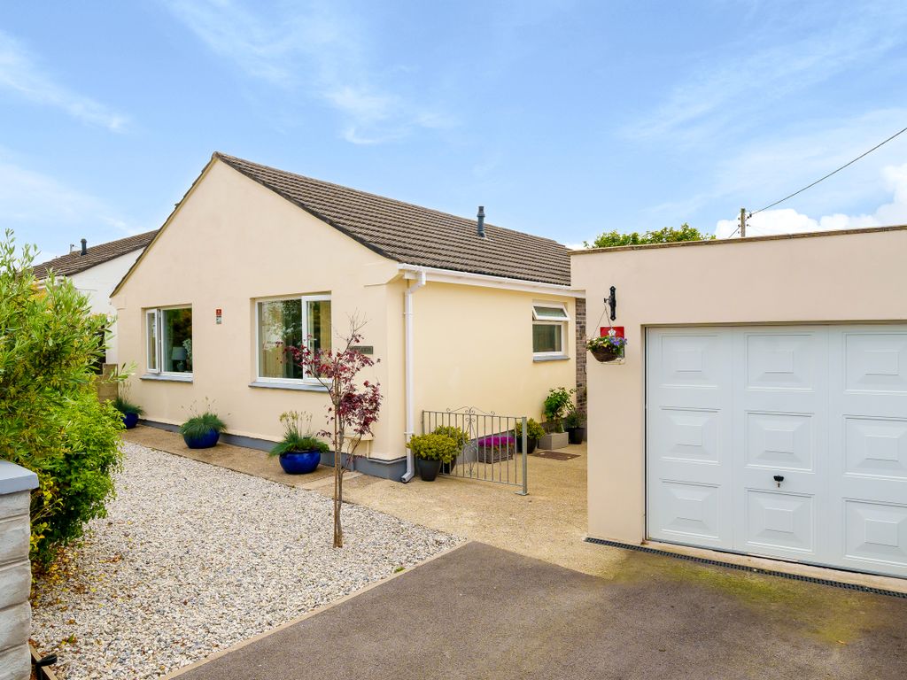 3 bed detached bungalow for sale in Rainham Close, Illogan, Redruth