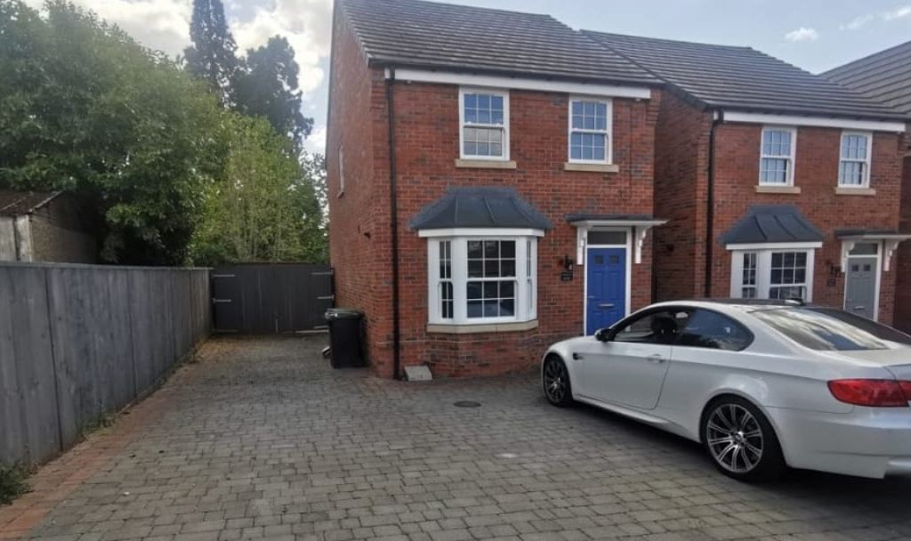 3 bed detached house to rent in Neuvo Court, Newbridge, Wolverhampton