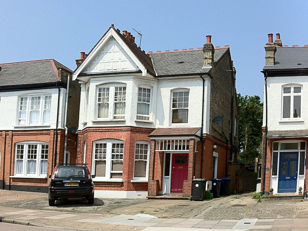 Studio to rent in Selborne Road, Southgate N14, £1,150 pcm Zoopla