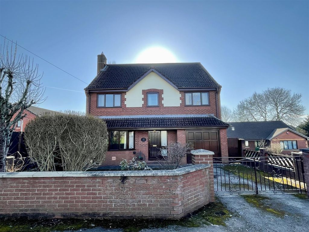 4 bed detached house for sale in The Avenue, Caldicot NP26 Zoopla