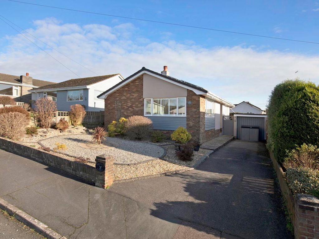 2 bed detached bungalow for sale in Maudlin Drive, Teignmouth TQ14, £