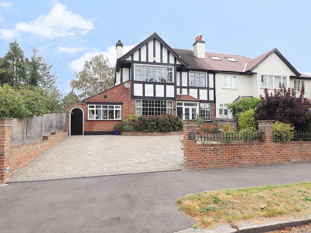 4 bed semidetached house for sale in Claremont Road, Bickley, Bromley