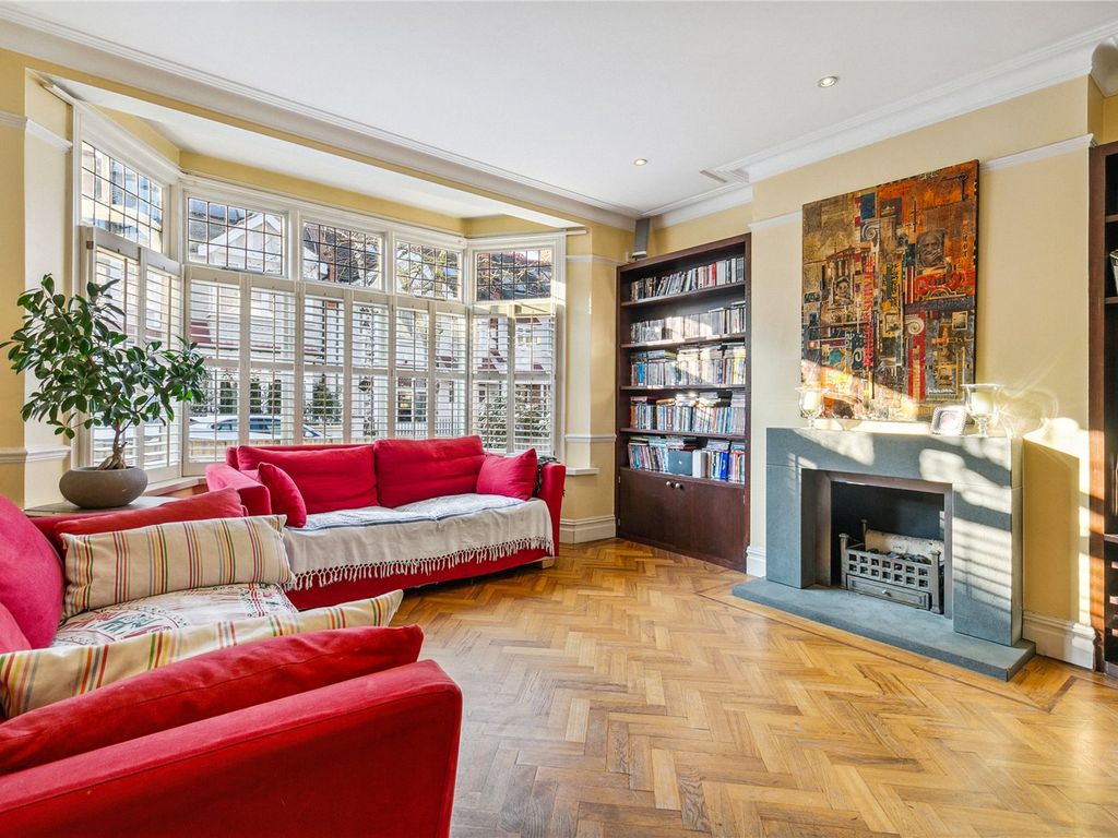 7 bed terraced house for sale in Muncaster Road, Clapham Common, London