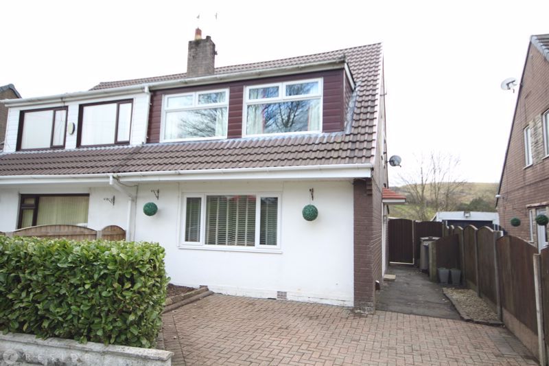 3 bed semidetached house for sale in Knowsley Crescent, Shawforth