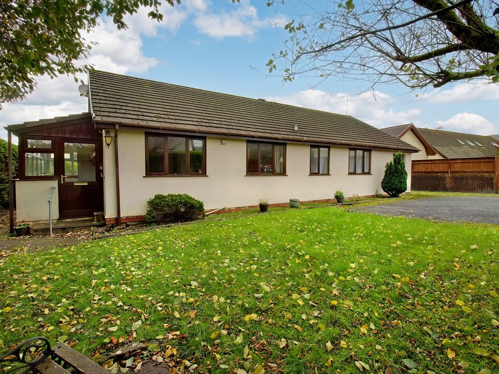 3 bed detached bungalow for sale in Erw Haf, Llanwrtyd Wells LD5, £