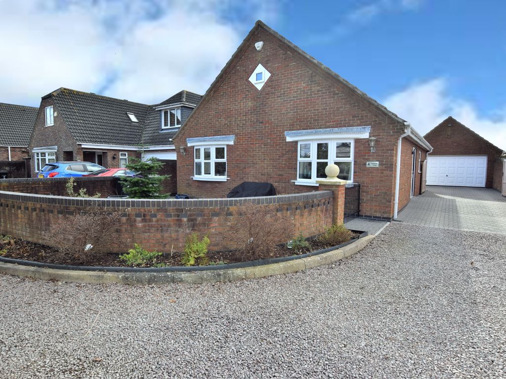 4 bed detached house for sale in Hollyoak Close, Skegness PE25 Zoopla