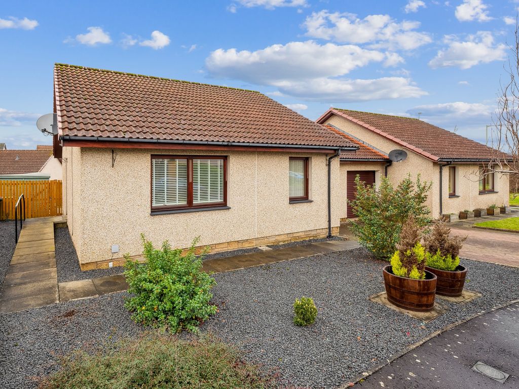 2 bed linkdetached house for sale in Sutherland Crescent,