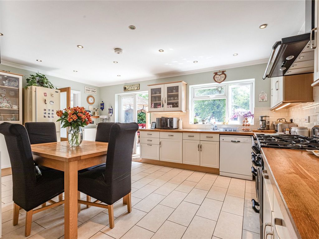 4 bed detached house for sale in Addlestone, Surrey KT15 Zoopla