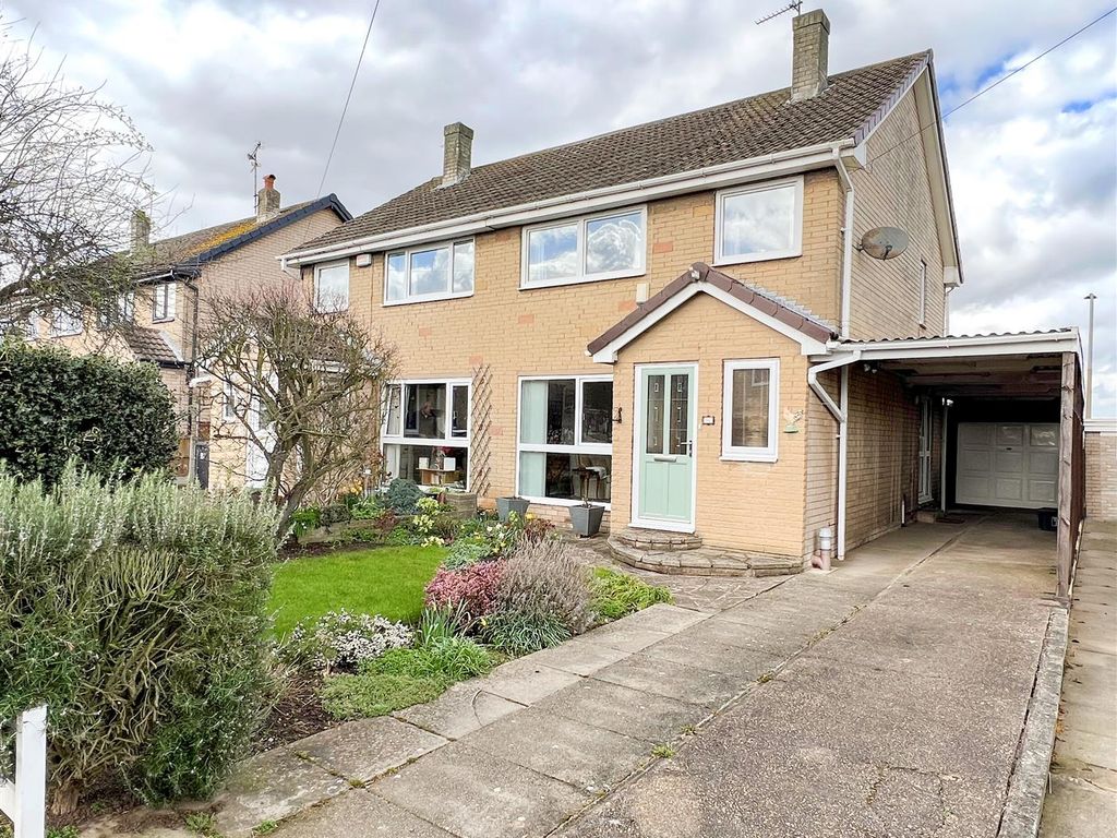 3 bed semidetached house for sale in Trafford Road, Norton, Doncaster