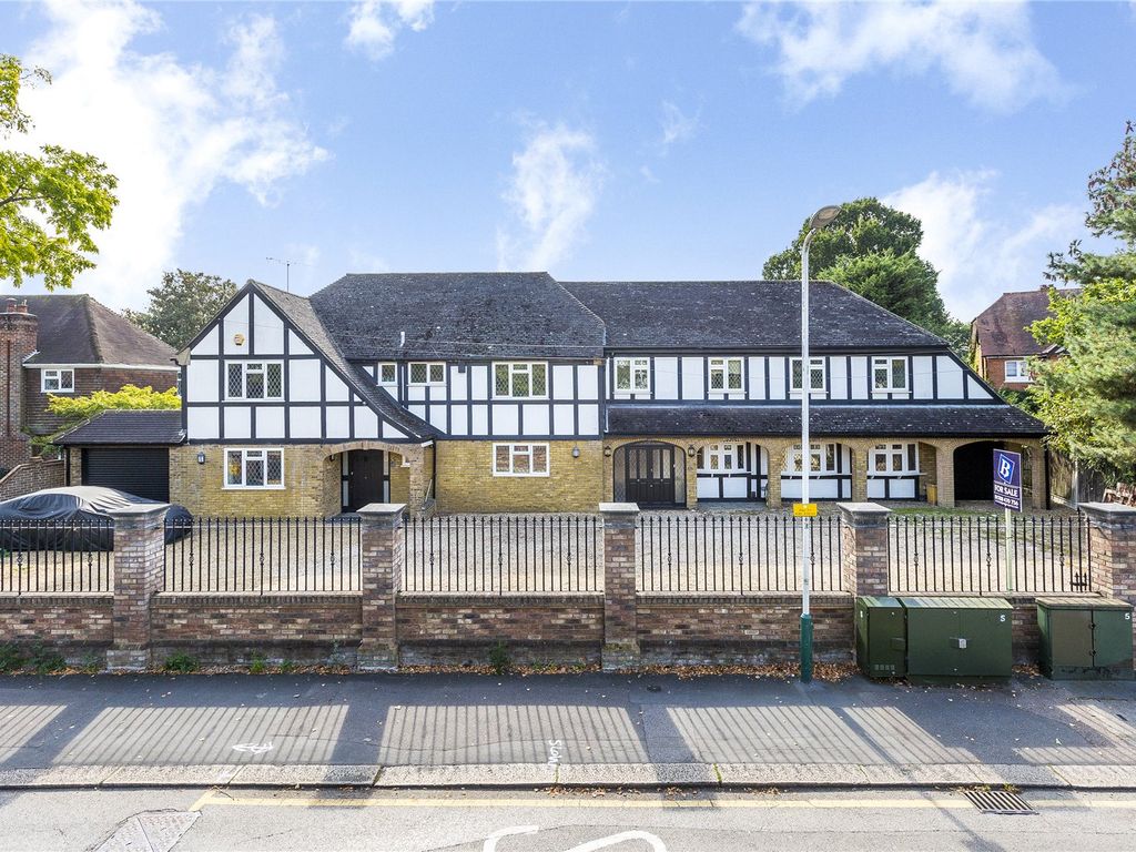 9 bed detached house for sale in Herbert Road, Emerson Park RM11, £