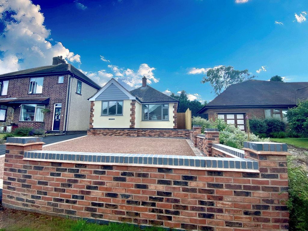 2 bed detached bungalow for sale in Barnacle Lane, Bulkington CV12, £