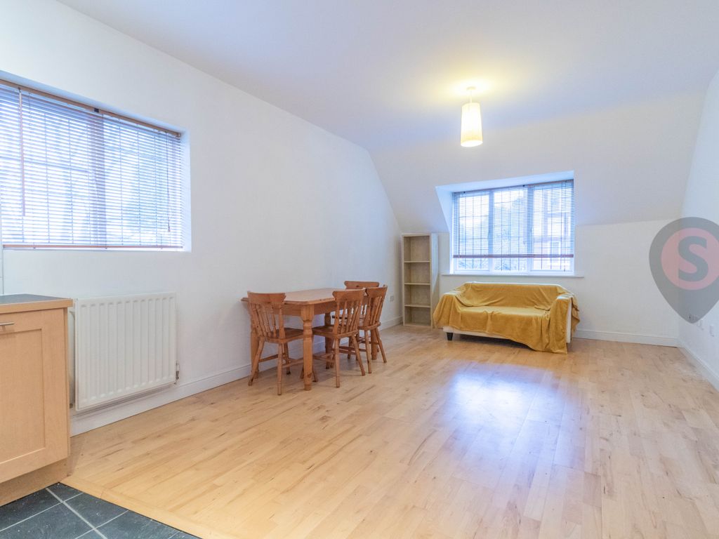 Warwick Road, Stivichall CV3  