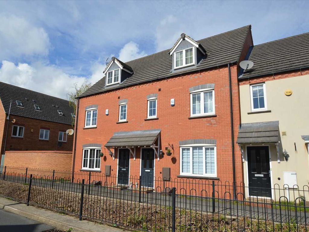 4 bed town house to rent in Woodhouse Gardens, Ruddington, Nottingham