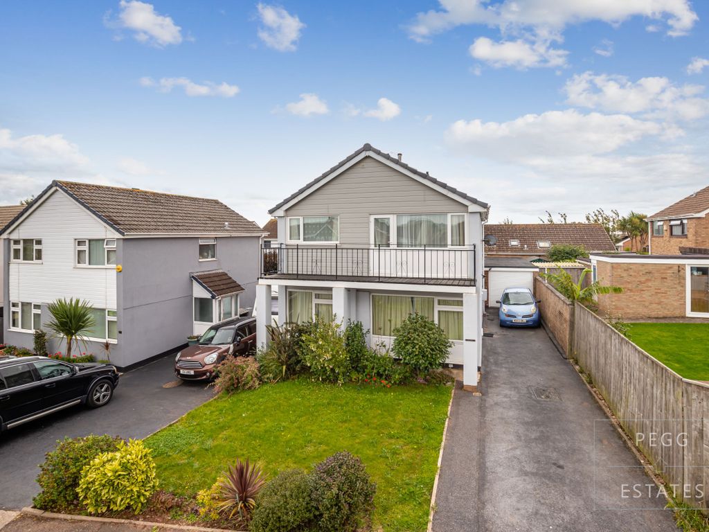 4 bed detached house for sale in Hookhills Road, Paignton TQ4, £400,000