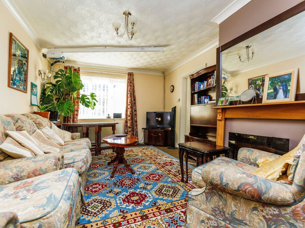 3 bed semidetached house for sale in Hanover Square, Rotherham S63