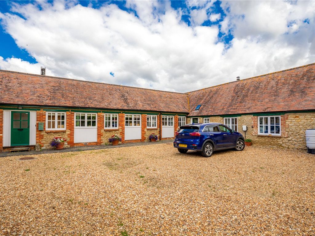 4 bed barn conversion for sale in Bicester Road, Stratton Audley