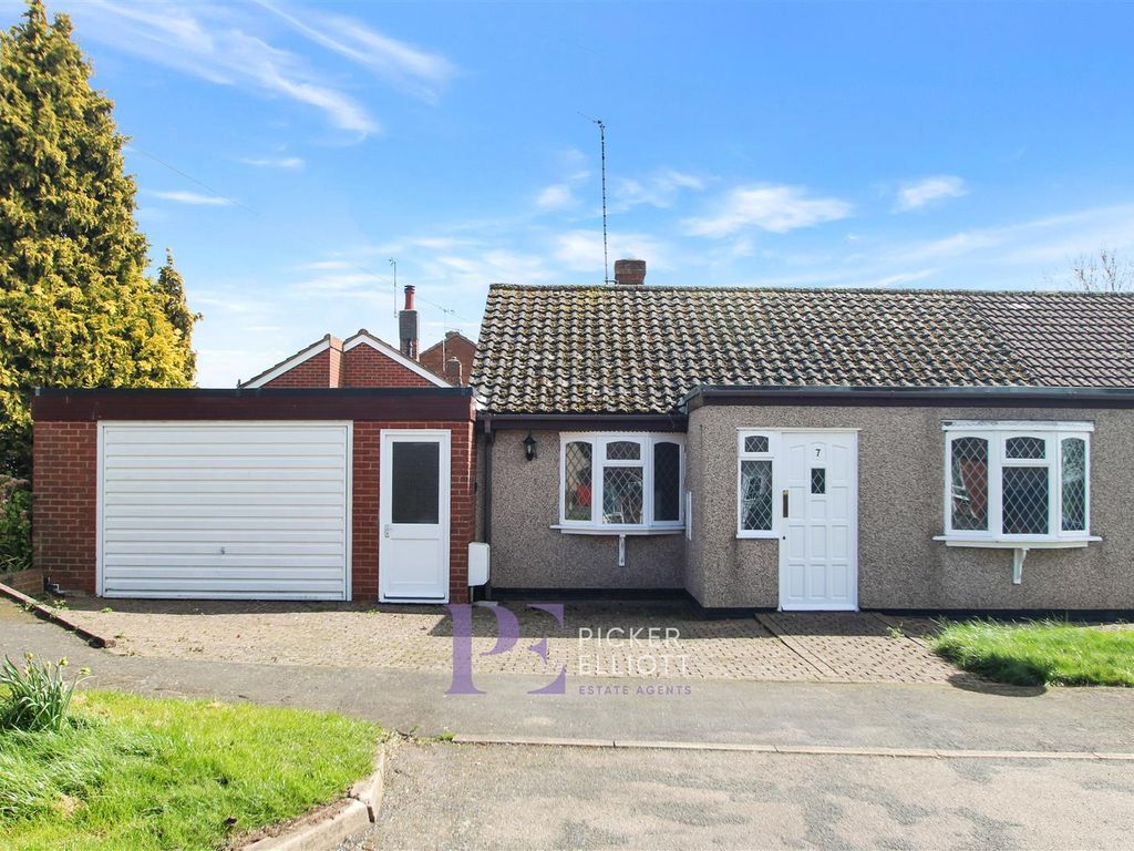 2 bed semidetached bungalow for sale in Pipers End, Wolvey, Hinckley