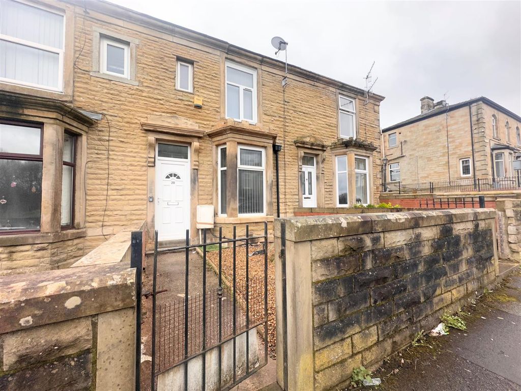 3 bed terraced house to rent in Accrington Road, Burnley BB11, £700 pcm