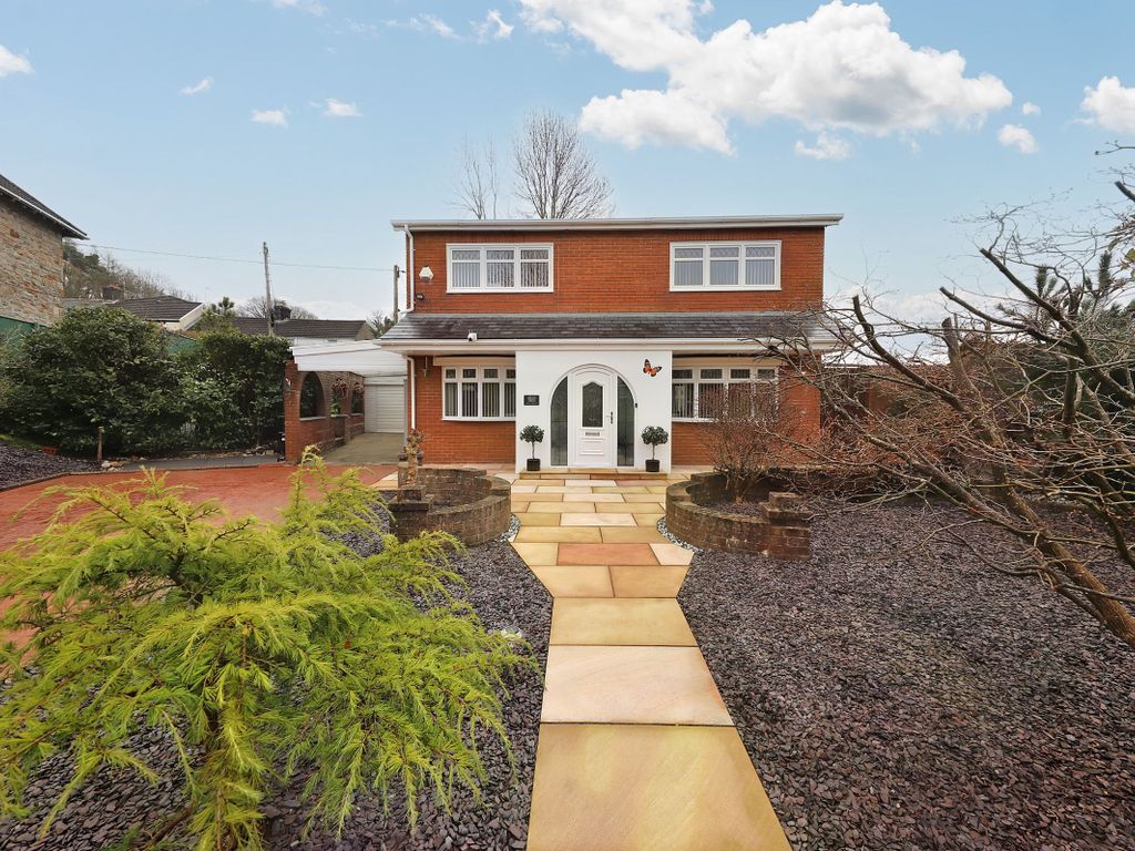 3 bed detached house for sale in SwnYFfynnon, New Scales Houses