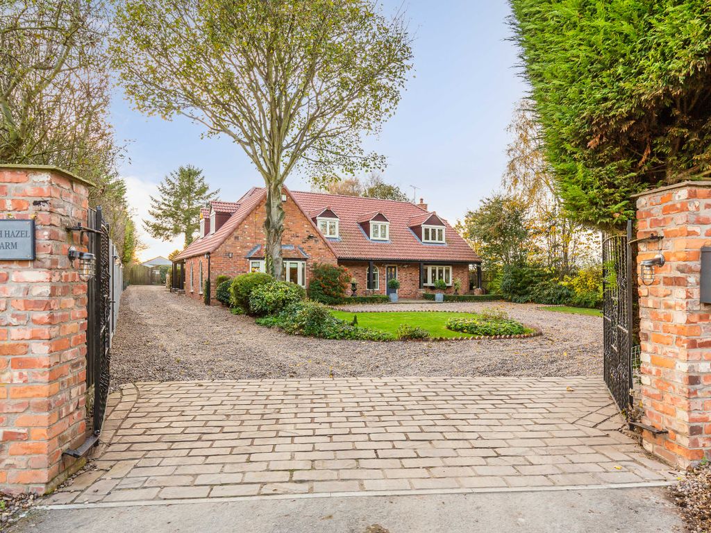 4 bed detached house for sale in High Hazel Farm, Low Common, Old