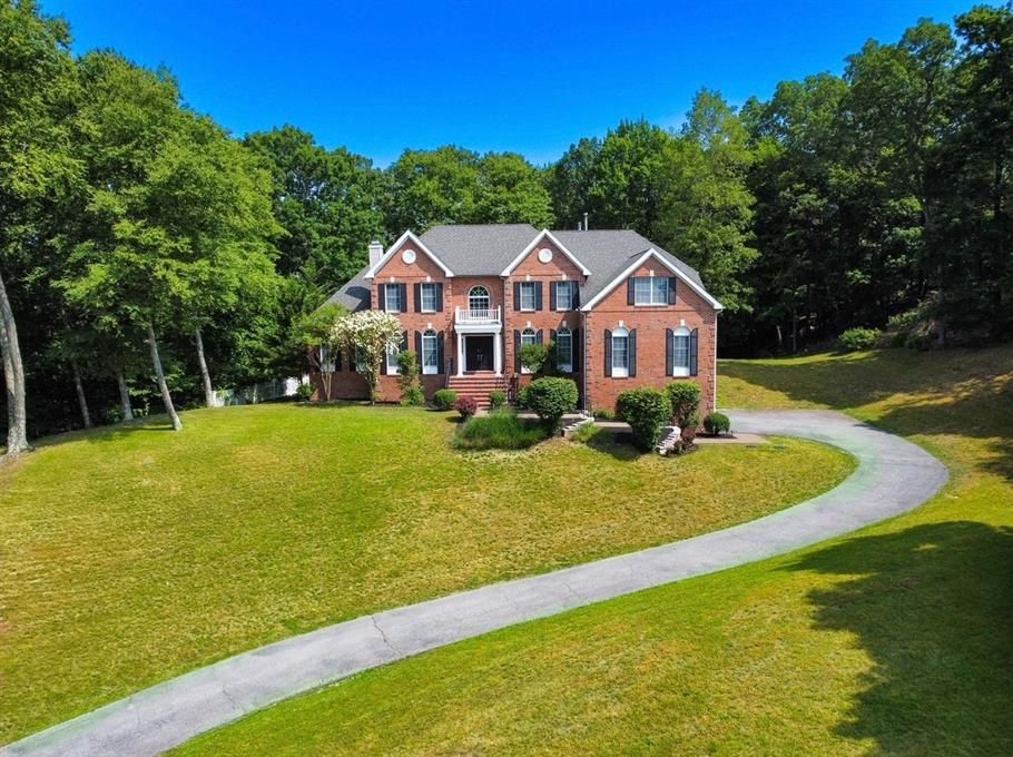 Property for sale in 15 Red Oak Lane, Cortlandt Manor, New York, United