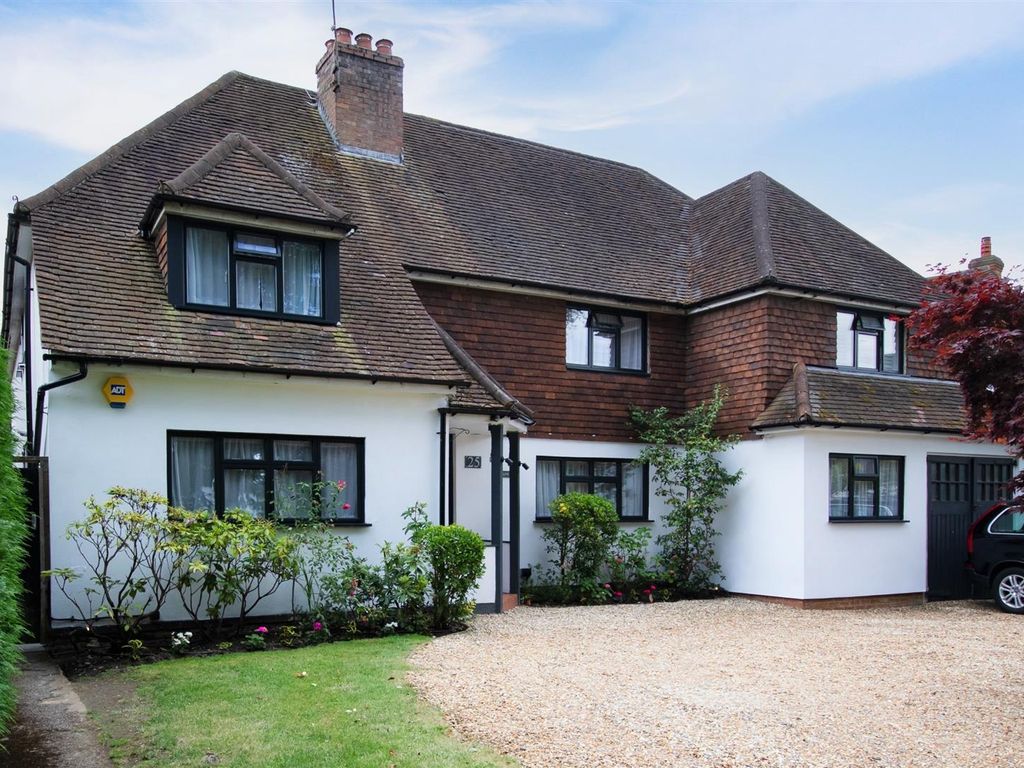 5 bed detached house for sale in Drakes Close, Esher KT10 Zoopla