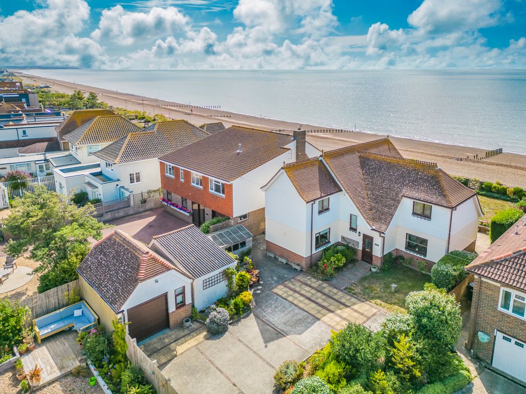 5 bed detached house for sale in Pebble Road, Pevensey Bay BN24, £