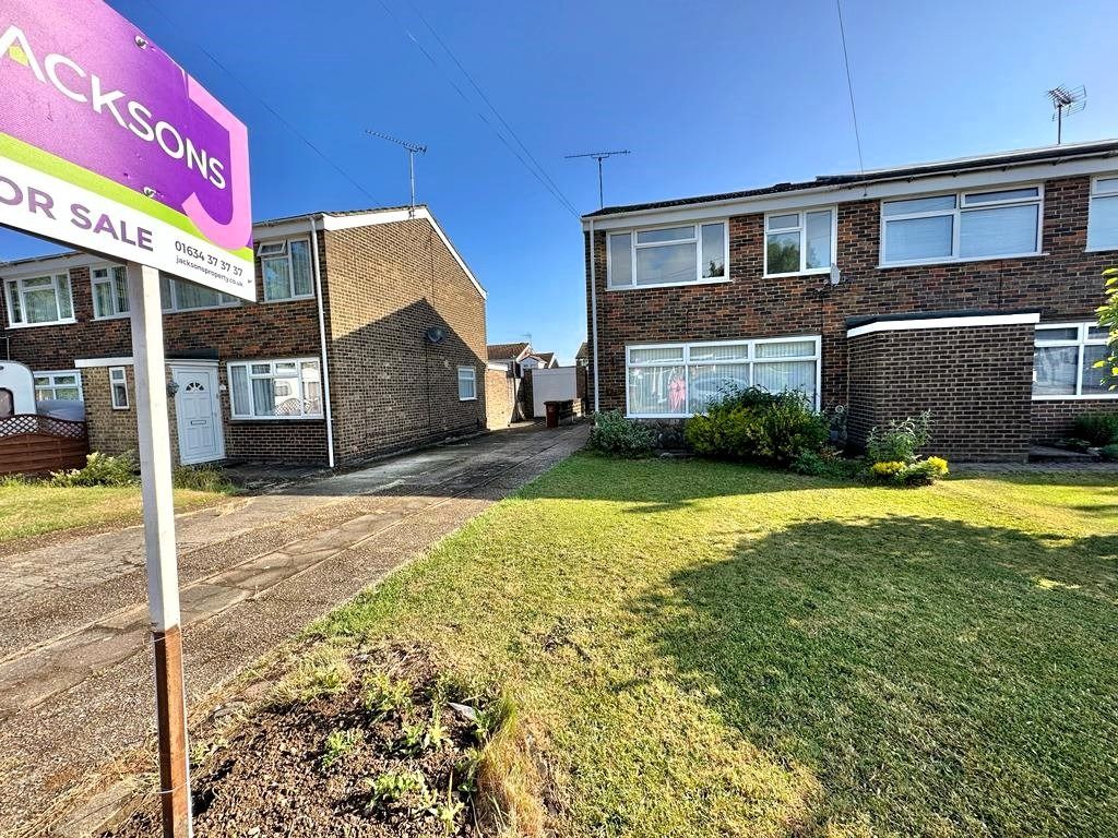 3 bed semidetached house for sale in Willowby Gardens, Rainham