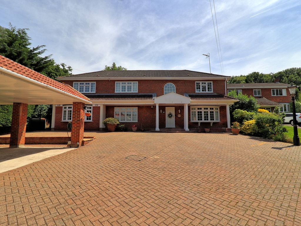 4 bed detached house for sale in Lee Chapel Lane, Langdon Hills