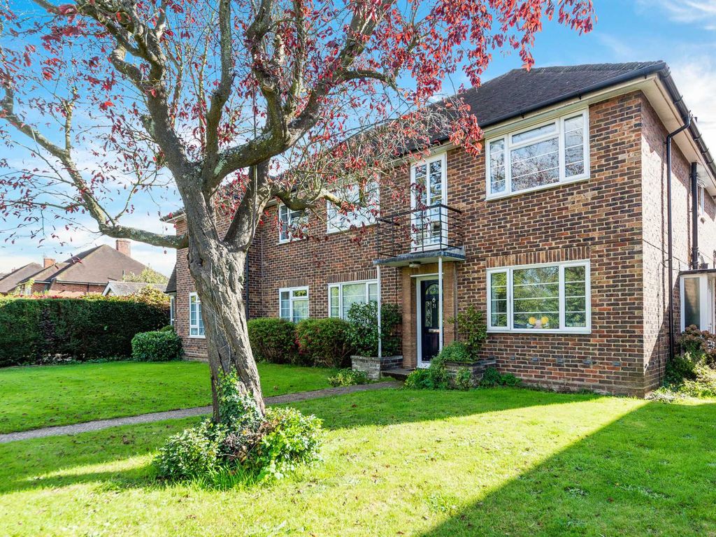 2 bed to rent in Peaches Close, Cheam SM2, £1,700 pcm Zoopla