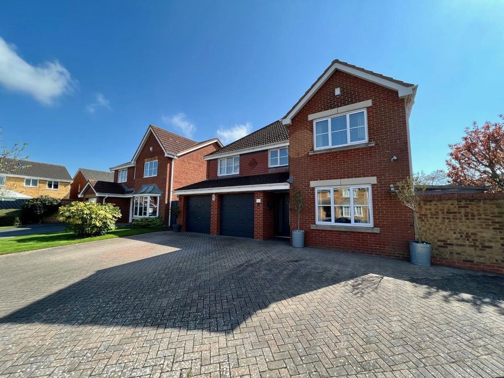 4 bed detached house for sale in Bronaber Close, Ingleby Barwick