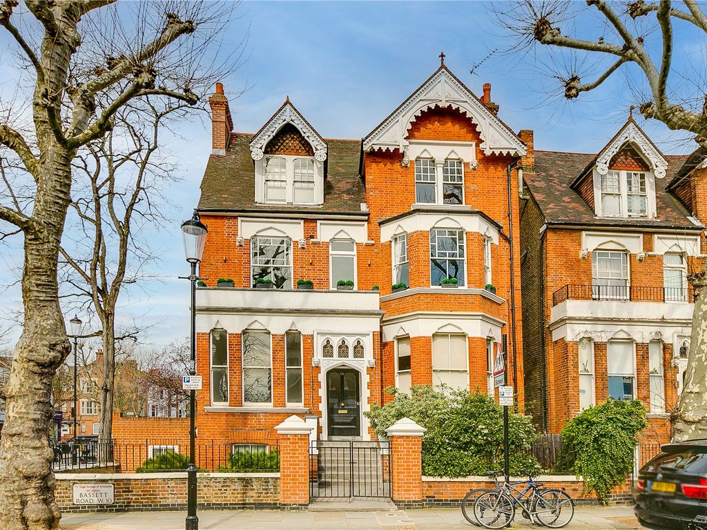 2 bed flat for sale in Bassett Road, North Kensington, London W10 Zoopla