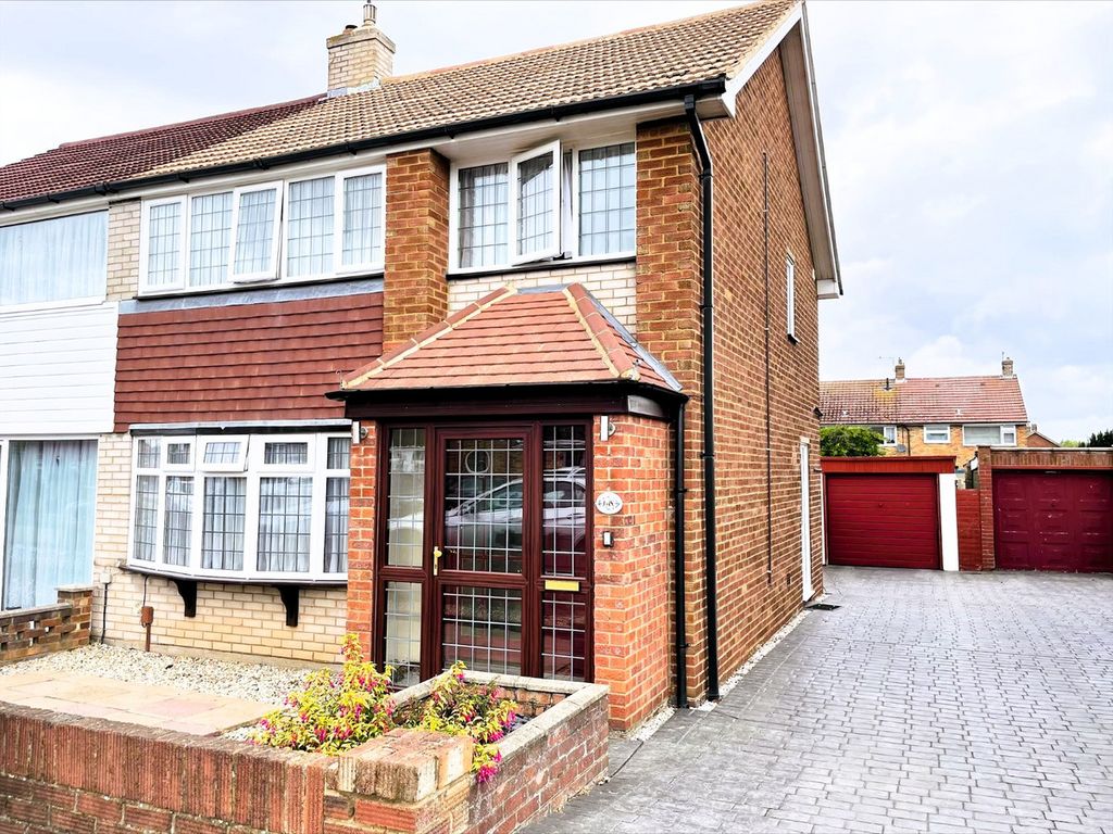 3 bed semidetached house for sale in Imperial Drive, Gravesend DA12, £