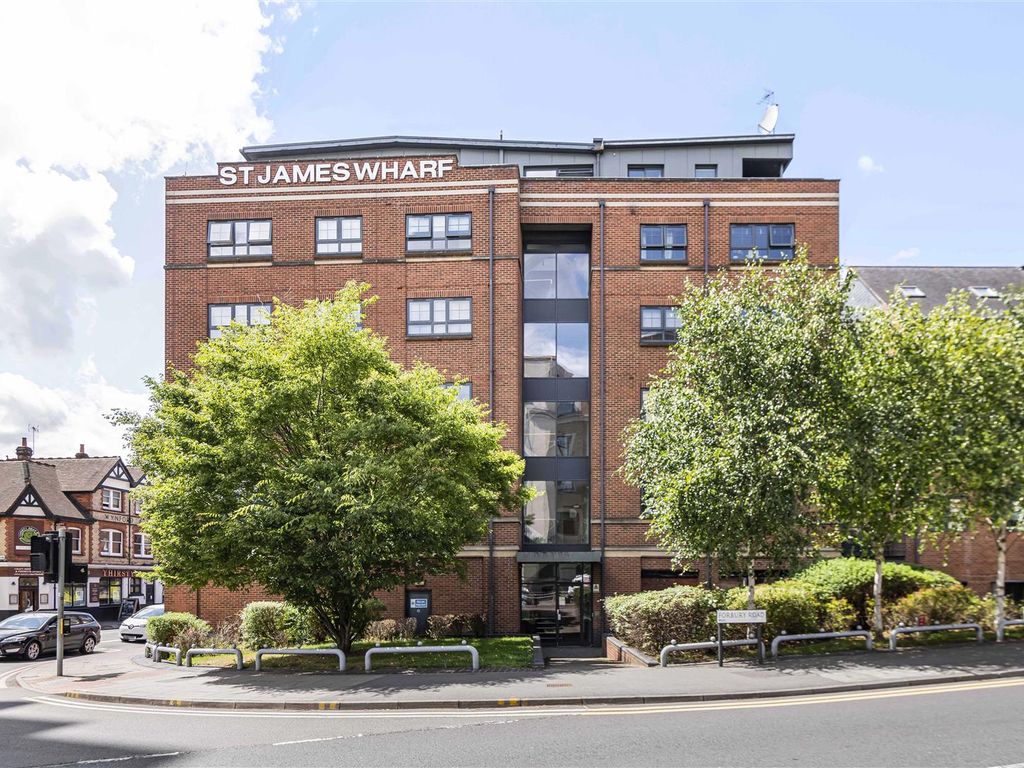 1 bed flat for sale in St James' Wharf, Forbury Road, Reading RG1, £
