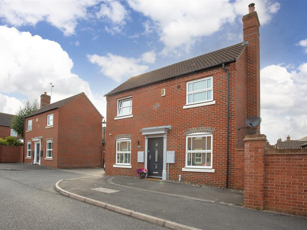 2 bed detached house for sale in Eyre Close, Aylesbury HP19 Zoopla