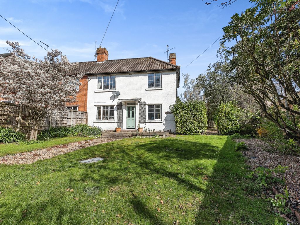 3 bed semidetached house for sale in Holt Road, Aylmerton, Norwich