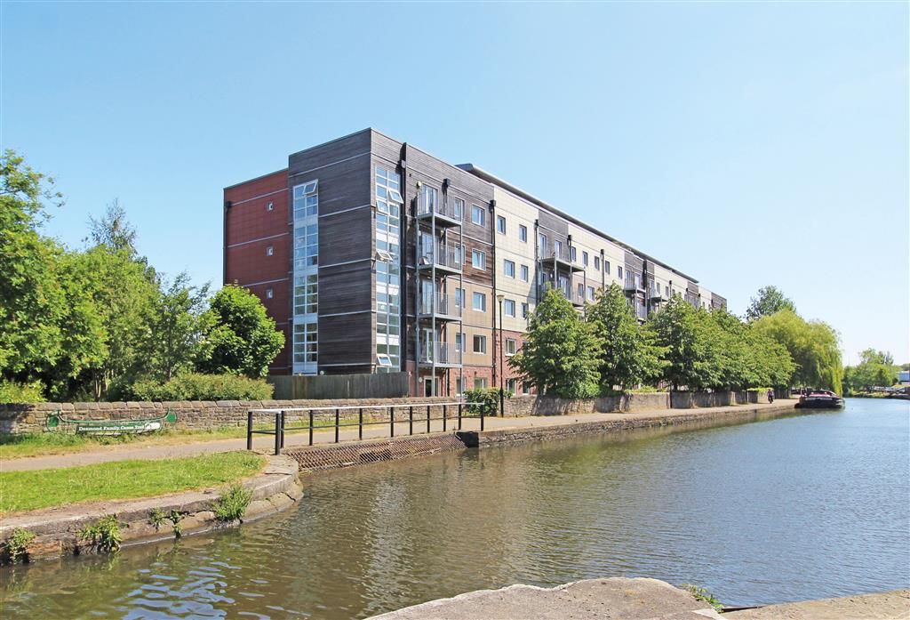 2 bed flat for sale in Heritage Way, Wigan WN3, £45,000 Zoopla
