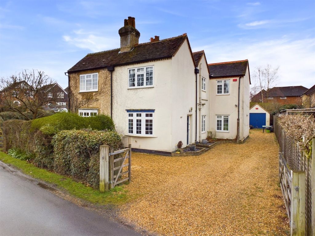 3 bed semidetached house for sale in Rydes Hill Road, Guildford