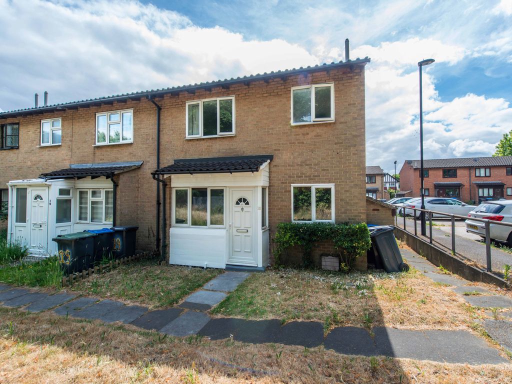 1 bed end terrace house for sale in Fernleigh Close, Waddon, Croydon