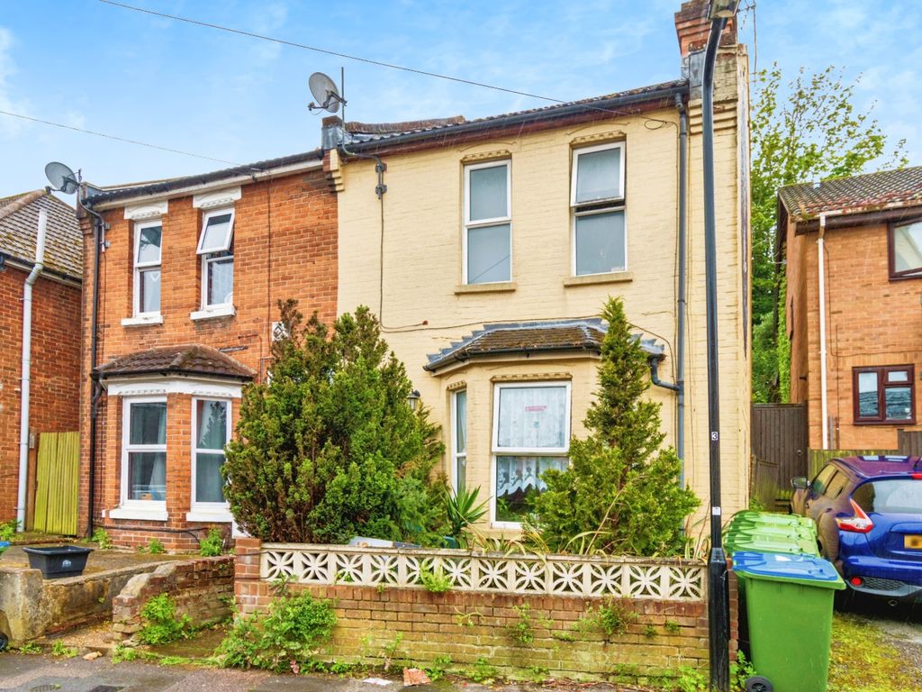 3 bed semidetached house for sale in Earls Road, Southampton