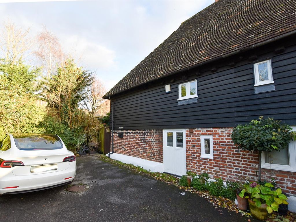 2 bed semidetached house for sale in Rochester Road, Burham, Rochester