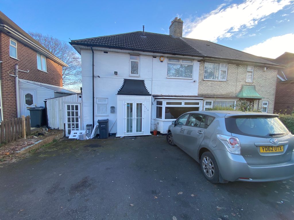 4 bed semidetached house to rent in College Road, Birmingham B44, £
