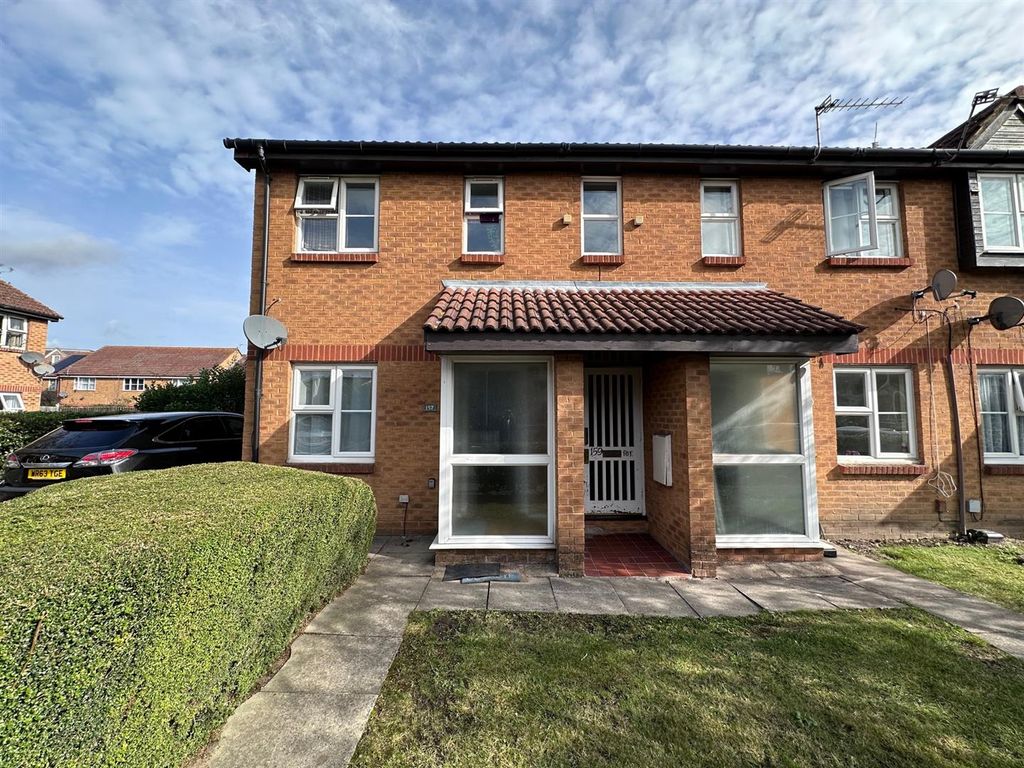 1 bed for sale in Abbotswood Way, Hayes UB3, £250,000 Zoopla