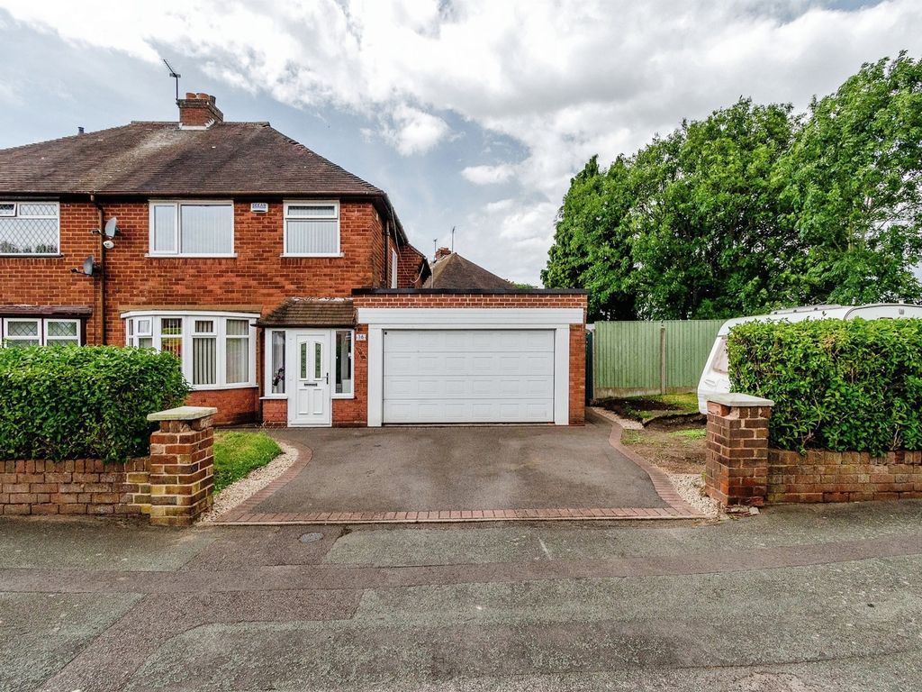 3 bed semidetached house for sale in Ridge Lane, Wednesfield