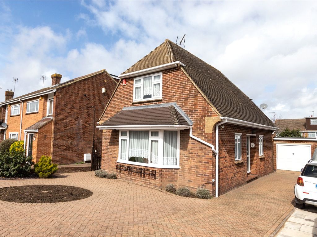 3 bed detached house for sale in Denesway, Meopham, Gravesend, Kent