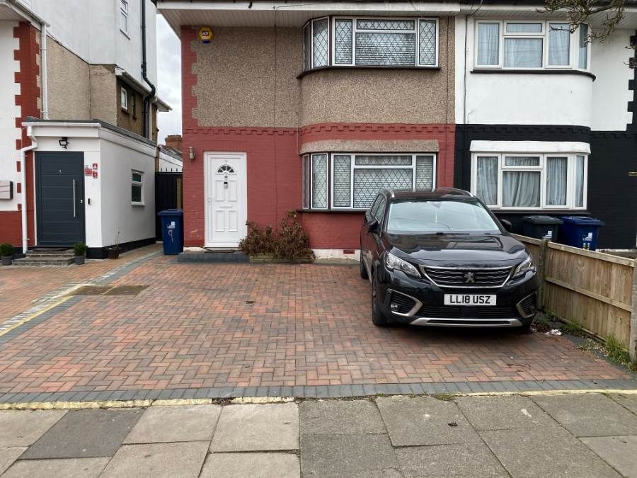 3 bed semidetached house to rent in Newnham Gardens, Northolt UB5 Zoopla